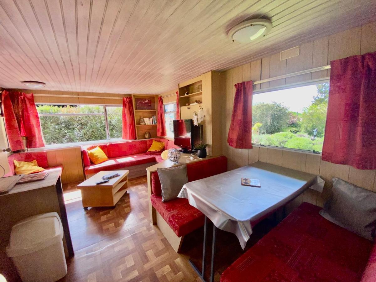 Mobilhome Sous Chalet En Bois A La Ferme Josnes Eksteriør billede
