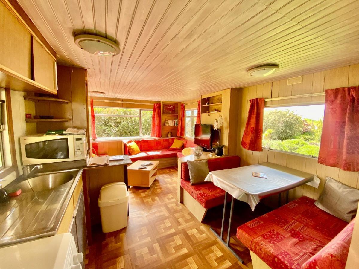 Mobilhome Sous Chalet En Bois A La Ferme Josnes Eksteriør billede